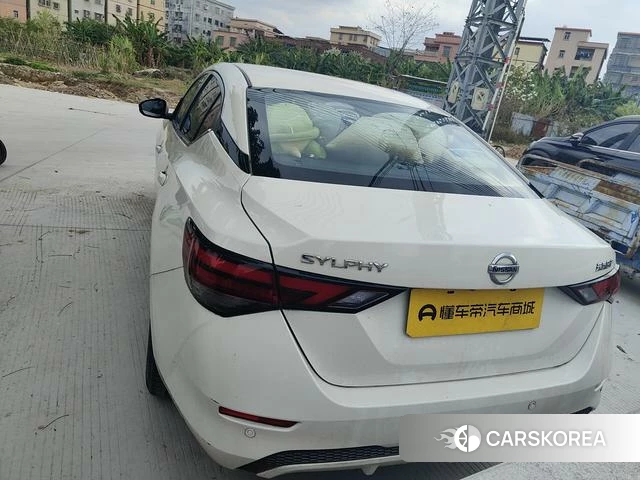 Nissan Xuan Yi 2022 Белый из Китая