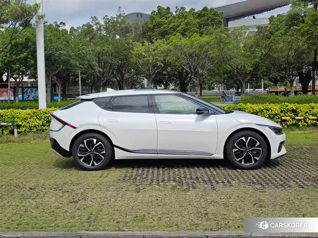 Kia EV6 2025 Белый из Китая