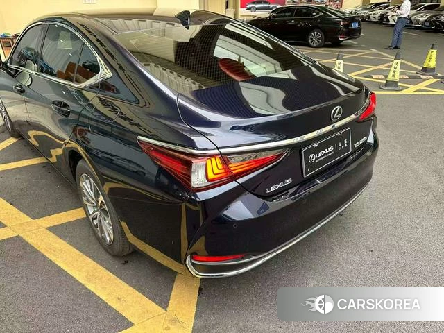 Lexus ES 2023 Синий из Китая