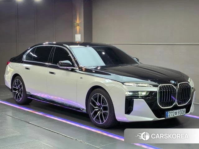 BMW 7 Series (G70) 2023 Черный из Кореи