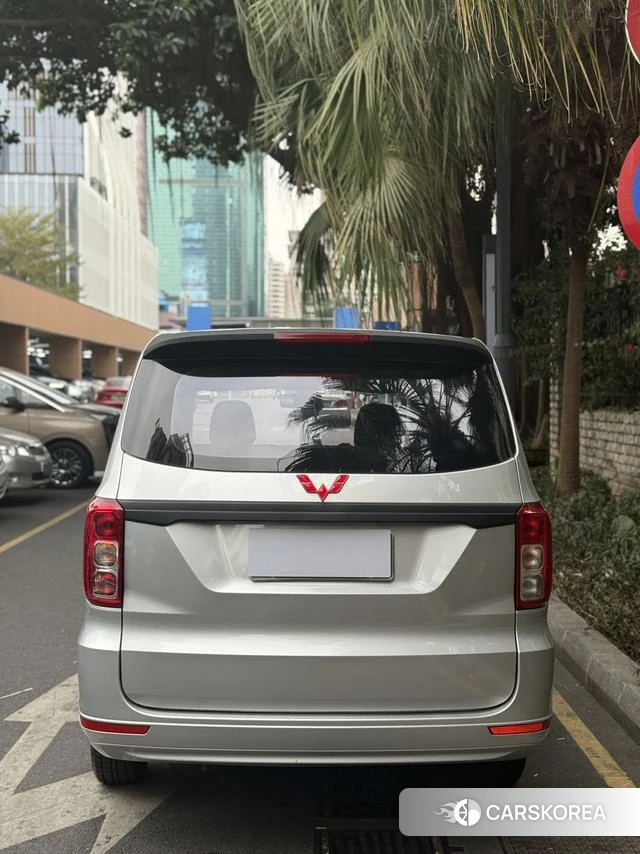 Wuling Automobile Wuling Hongguang 2023 Серебристо-серый из Китая