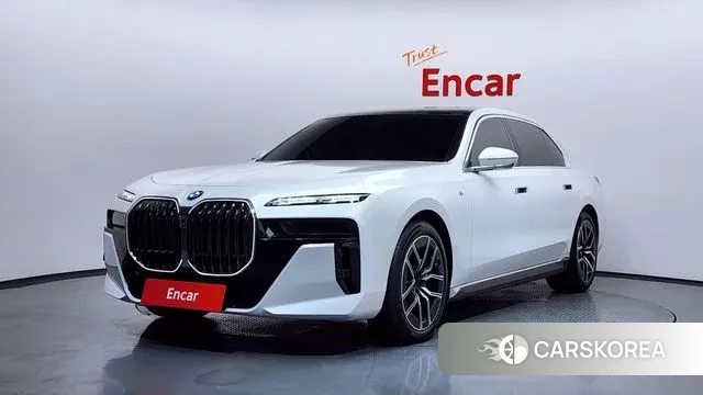 BMW 7 Series (G70) 2024 Белый из Кореи