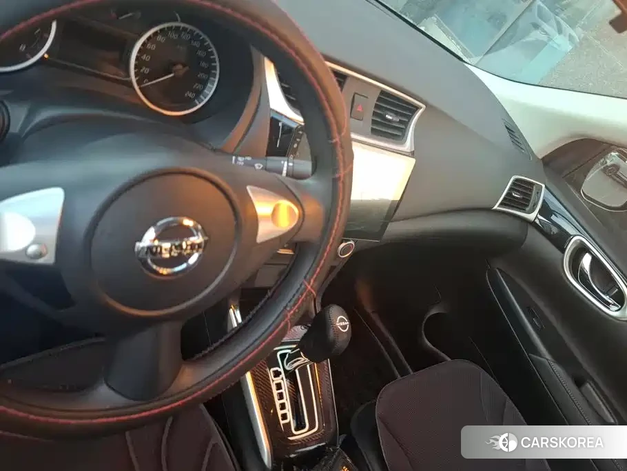 Nissan Sylphy 2026 Silver/gray из Китая