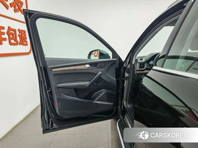 Audi Q5L 2023 Черный из Китая