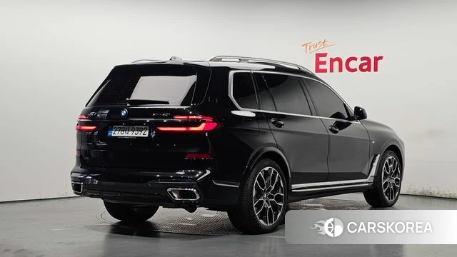 BMW X7 (G07) 2025 Черный из Кореи