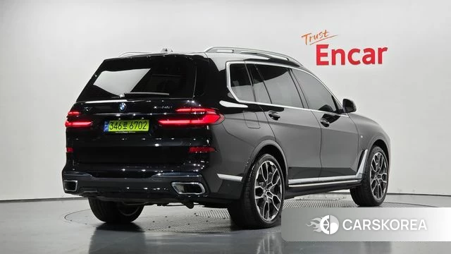 BMW X7 (G07) 2024 Черный из Кореи