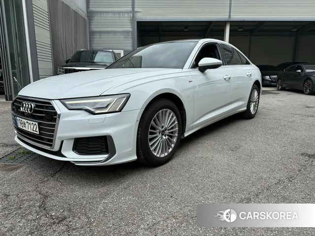 Audi A6 (C8) 2021 Белый из Кореи