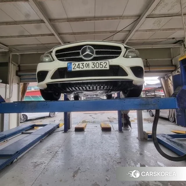 Mercedes-Benz C-Class W205 2020 Белый из Кореи