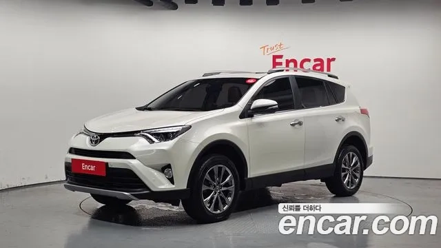 Toyota RAV4 2018 Белый из Кореи