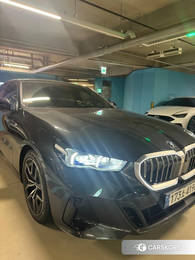 BMW 5 Series (G60) 2024 Черный из Кореи