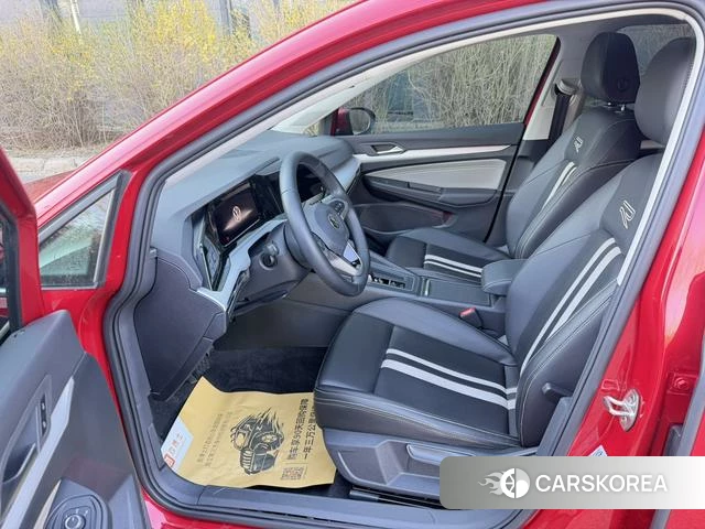Volkswagen Golf 2022 Красный из Китая