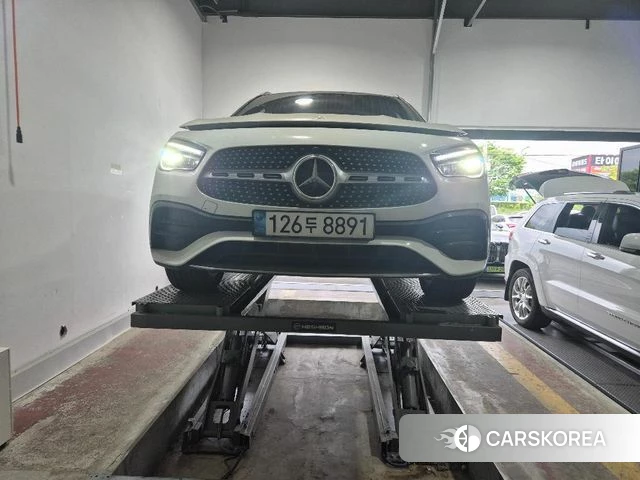 Mercedes-Benz GLA - Class H247 2023 Белый из Кореи