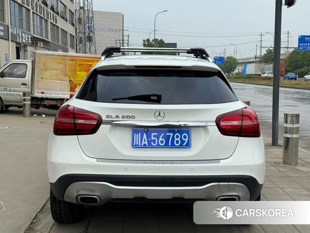 Mercedes-Benz GLA 2018 Белый из Китая