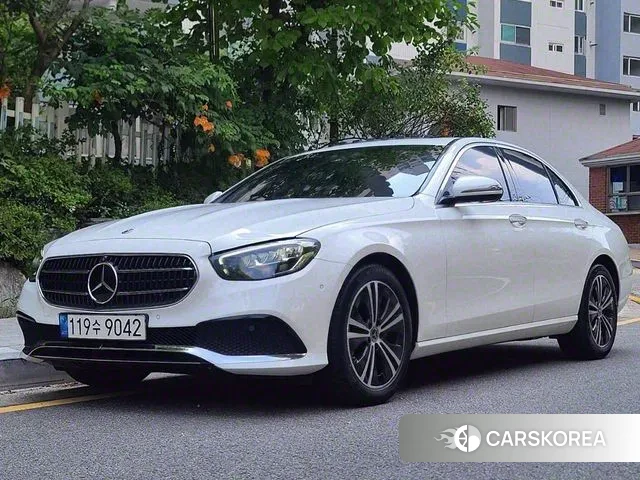 Mercedes-Benz E-Class W213 2021 Белый из Кореи