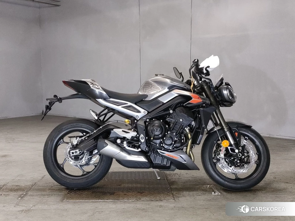 Проданный Triumph STREET TRIPLE 765 RS 2024 из Японии