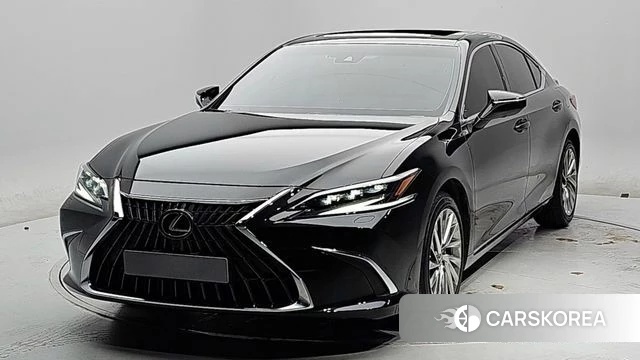 Lexus ES300h 7th generation 2024 Черный из Кореи