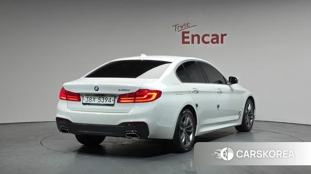 BMW 5 Series (G30) 2018 Белый из Кореи