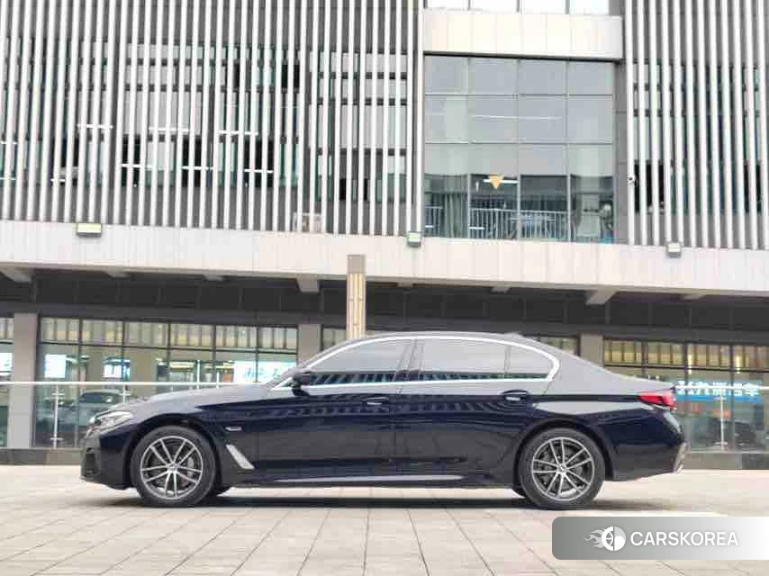BMW 5 series PHEV 2021 Черный из Китая