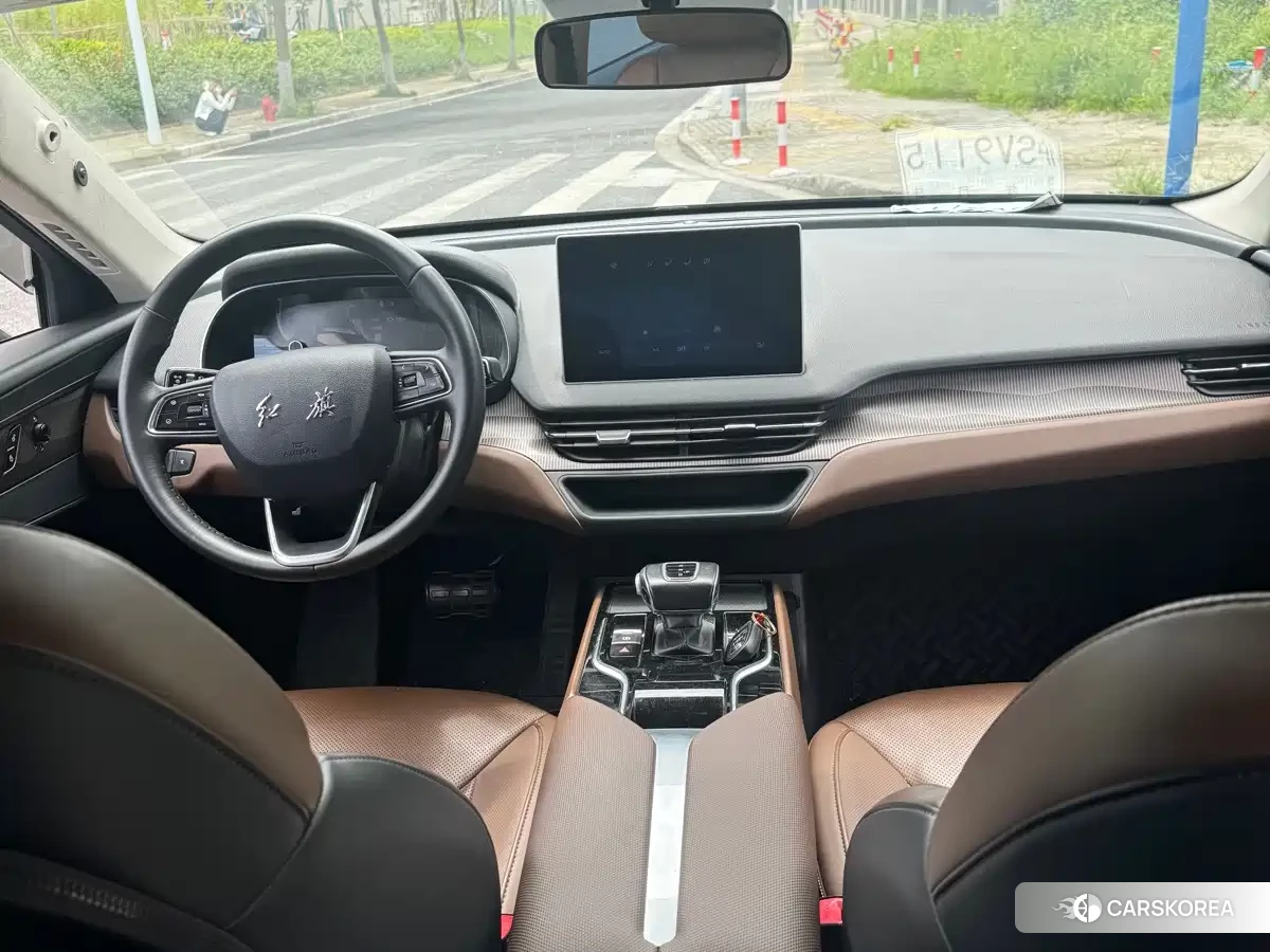 Red flag Hongqi E-QM5 2021 Черный из Китая