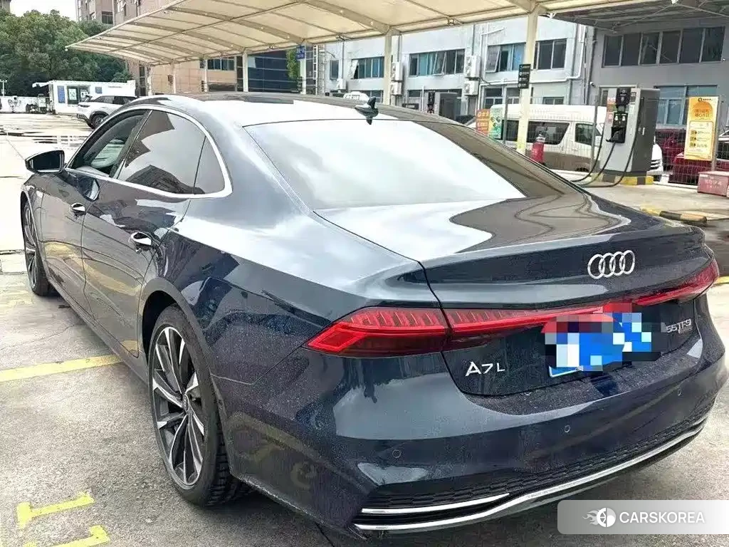Audi A7L 2026 Синий из Китая