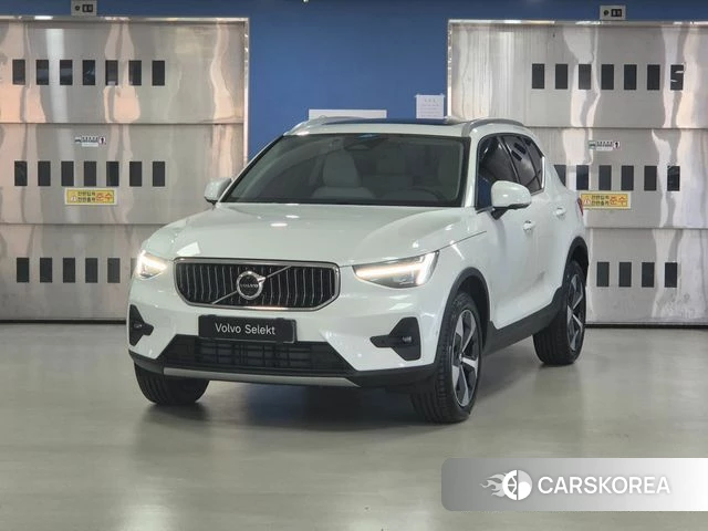 Volvo XC40 2026 Белый из Кореи