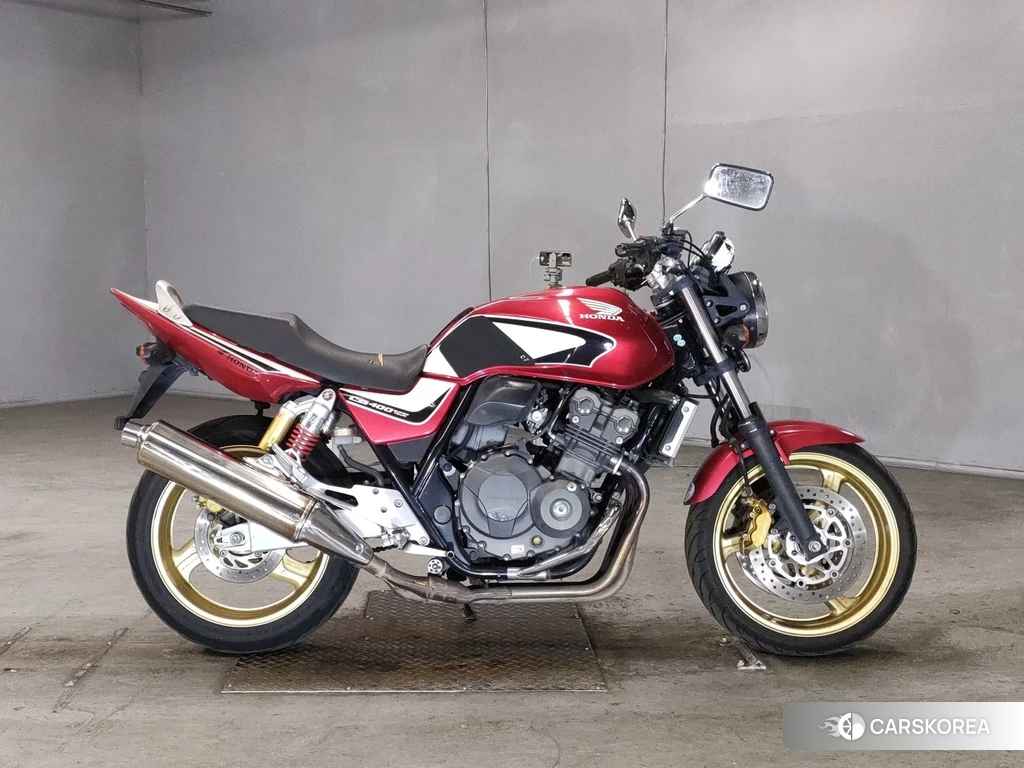 Проданный Honda CB400SF 2012 из Японии