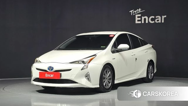 Toyota Prius 4th Generation 2018 Белый из Кореи