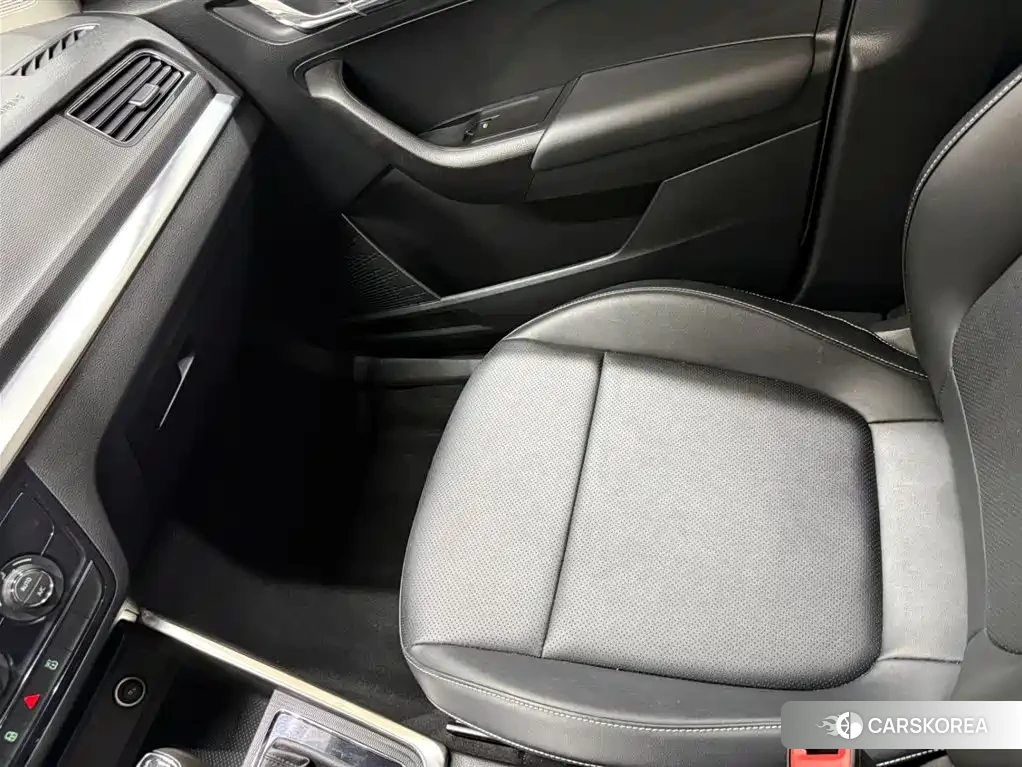 Skoda Komick 2022 Белый из Китая
