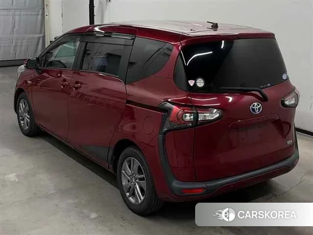Toyota Sienta 2019 из Японии