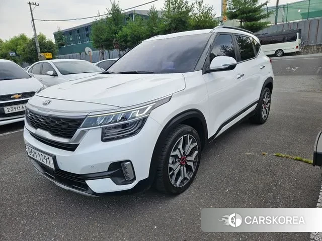 Kia Seltos 2019 Белый из Кореи