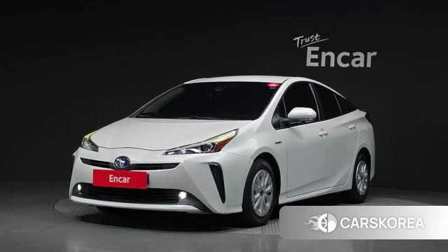 Toyota Prius 4th Generation 2022 Белый из Кореи