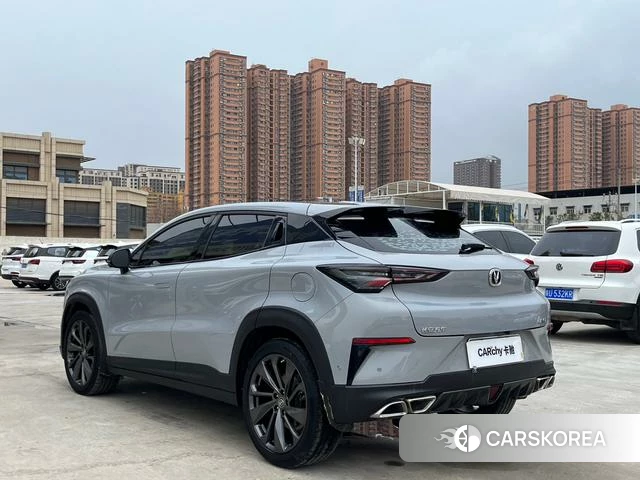 Chang'an UNI-T 2021 Серебристо-серый из Китая