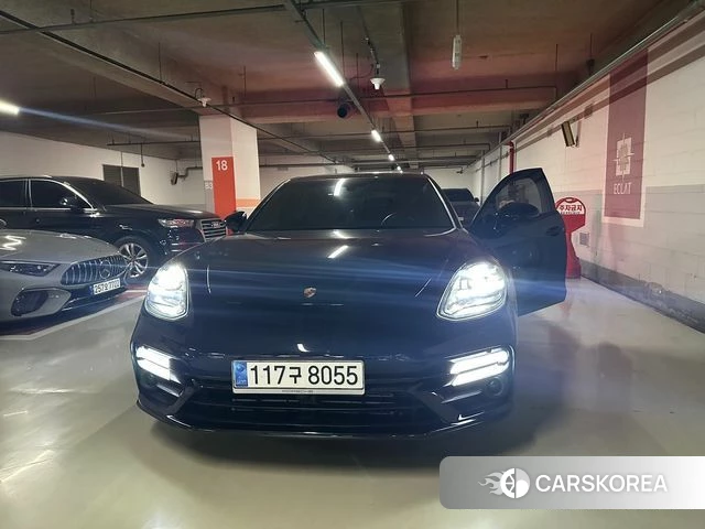 Porsche Panamera (971) 2018 Черный из Кореи