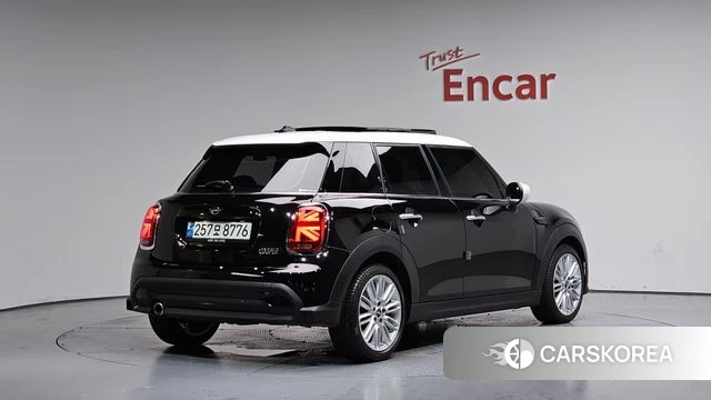 Mini Cooper 2021 Черный из Кореи