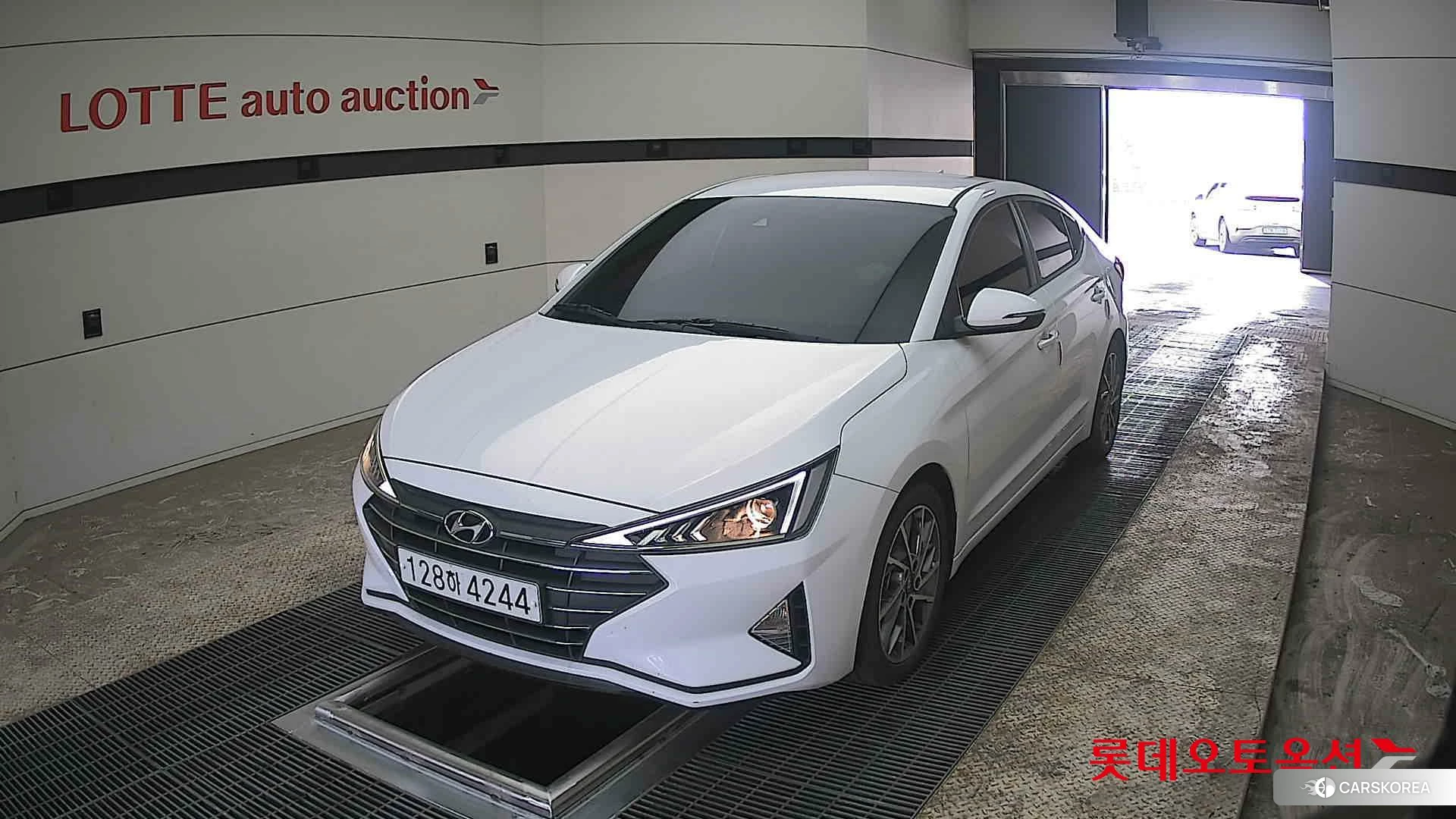 Hyundai Avante 2020 Polar White из Кореи