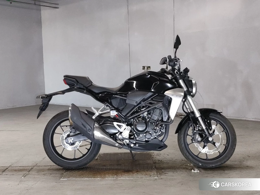 Проданный Honda CB250R 2018 из Японии, фото 2