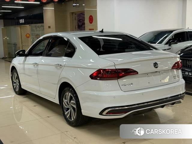 Volkswagen Bora 2023 Белый из Китая