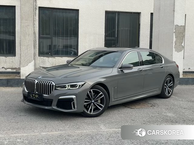 BMW 7 series 2021 Темно-серый из Китая