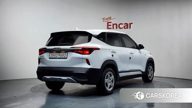 Kia Seltos 2022 Белый из Кореи