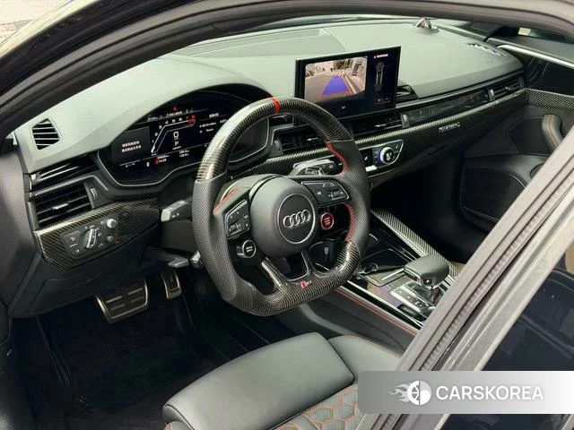 Audi RS 4 2021 Темно-серый из Китая
