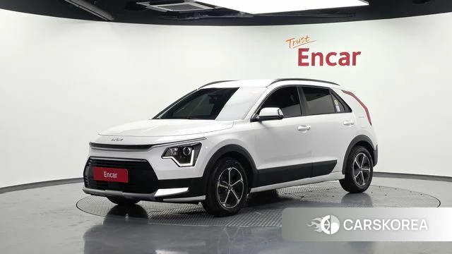 Kia Di Ol Nu Niro 2022 Белый из Кореи