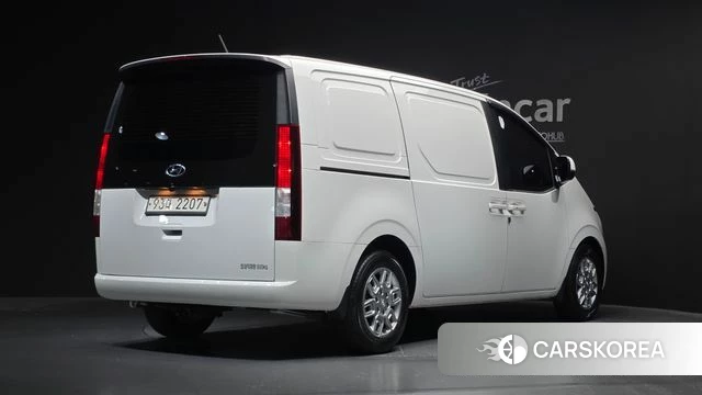 Hyundai Staria 2021 Белый из Кореи