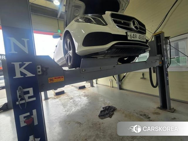 Mercedes-Benz E-Class W213 2019 Белый из Кореи