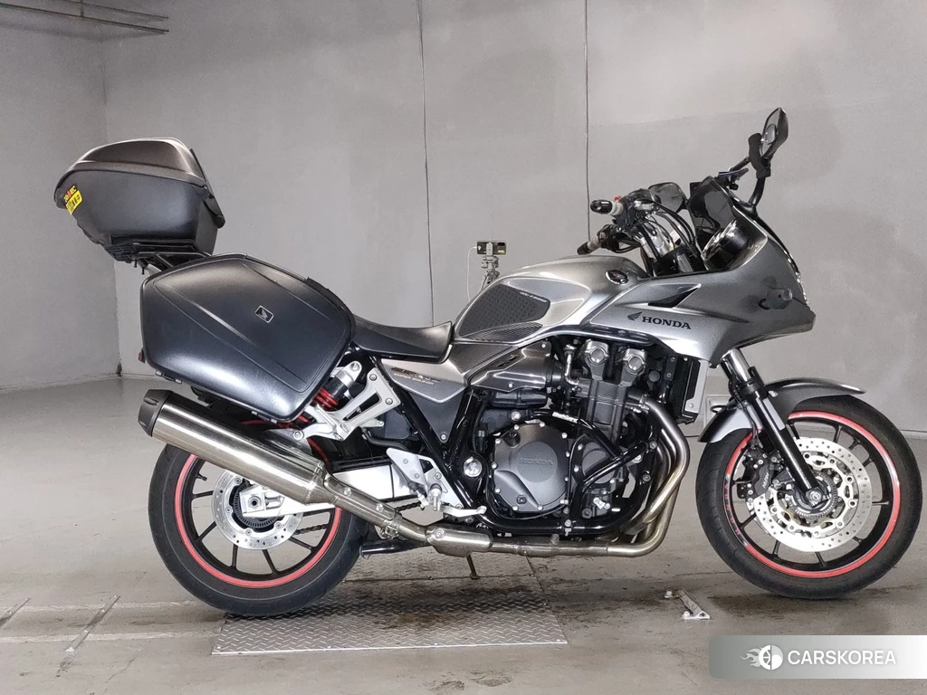 Проданный Honda CB1300SF BOLDOR 2014 из Японии, фото 2