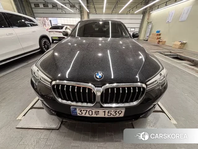 BMW 5 Series (G30) 2022 Черный из Кореи