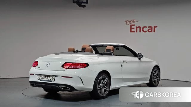 Mercedes-Benz C-Class W205 2020 Белый из Кореи