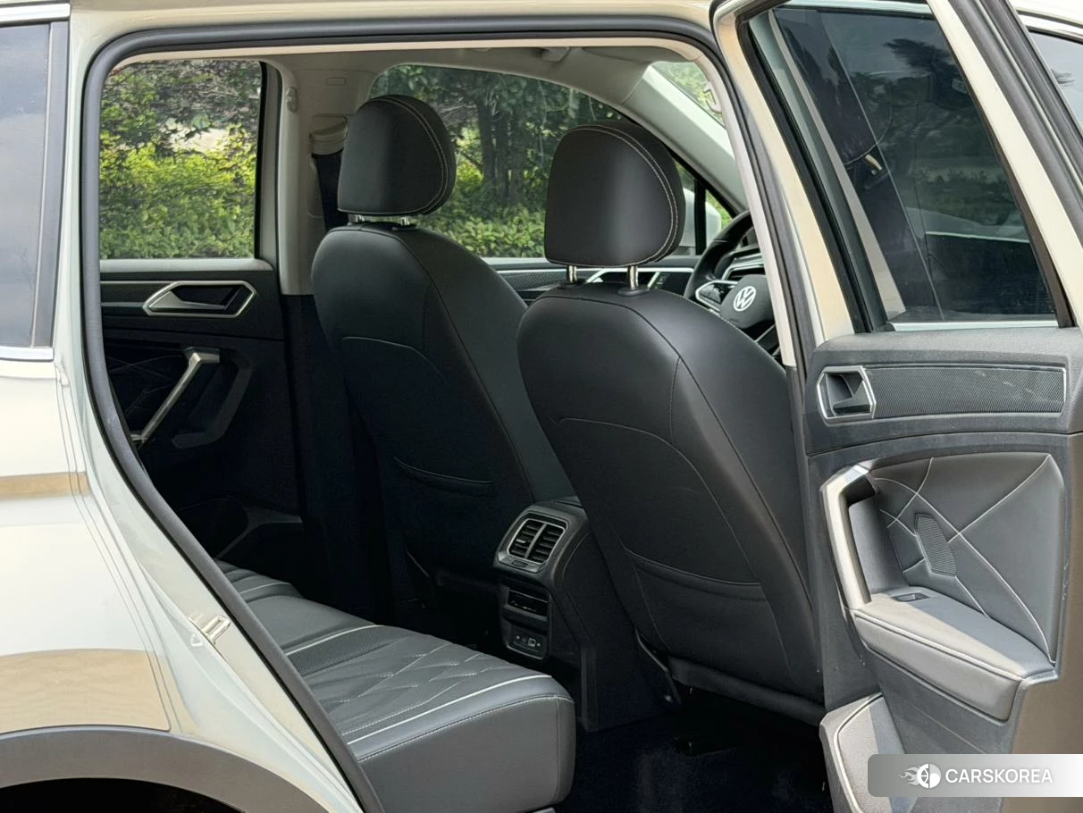 Volkswagen Tiguan L 2021 Серебристо-серый из Китая