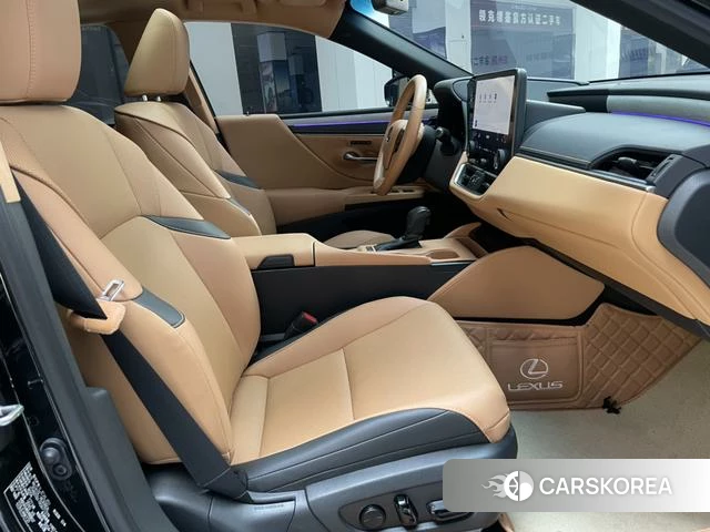 Lexus ES 2025 Черный из Китая