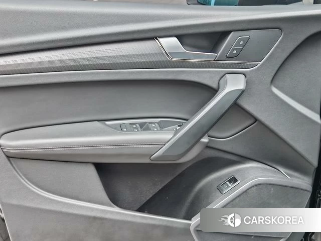 Audi Q5L 2023 Черный из Китая
