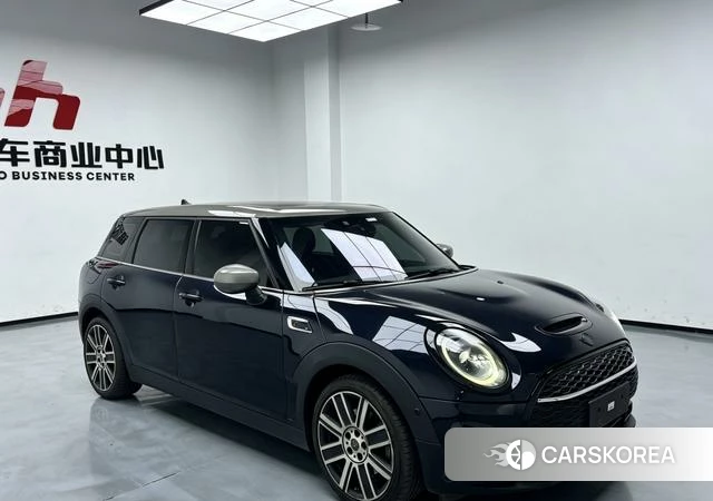 MINI CLUBMAN 2023 Черный из Китая